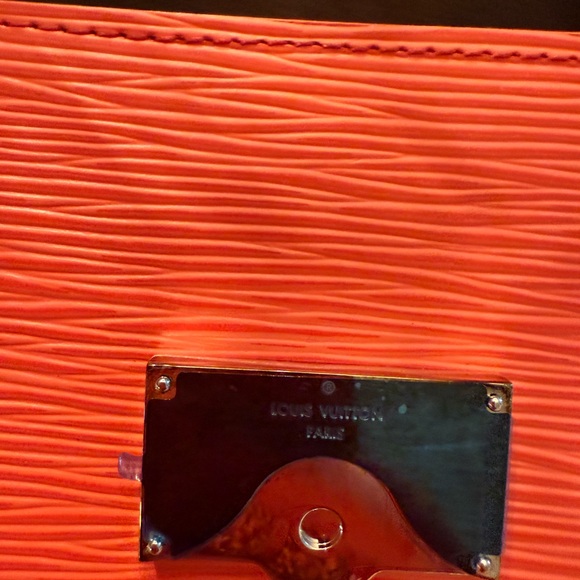 Louis Vuitton Clooney MM Handbag - Picture 11 of 16